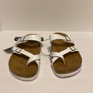 Time and Tru Footbed Thong Sandal Size 8